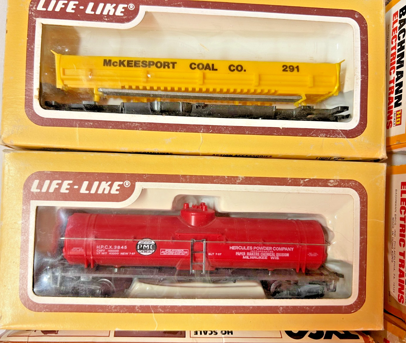 HO Freight cars -various types/road names – cabooses, box cars, gondola, tank ca