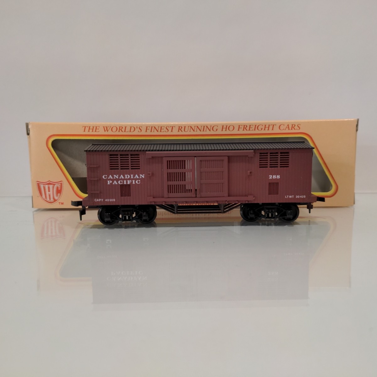 HO IHC Canadian Pacific Stock Horse Car 288 Old Time