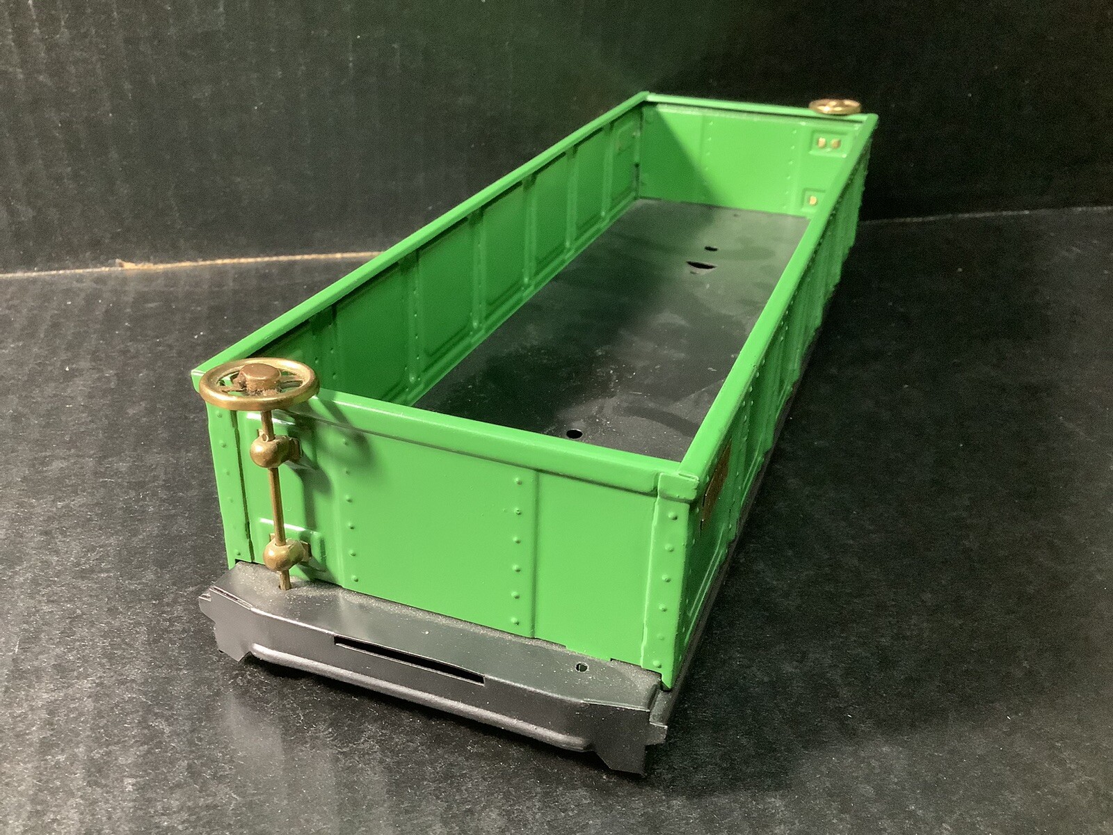 Lionel # 512 Vintage Standard Gauge Tinplate Green Gondola ( No Wheels)