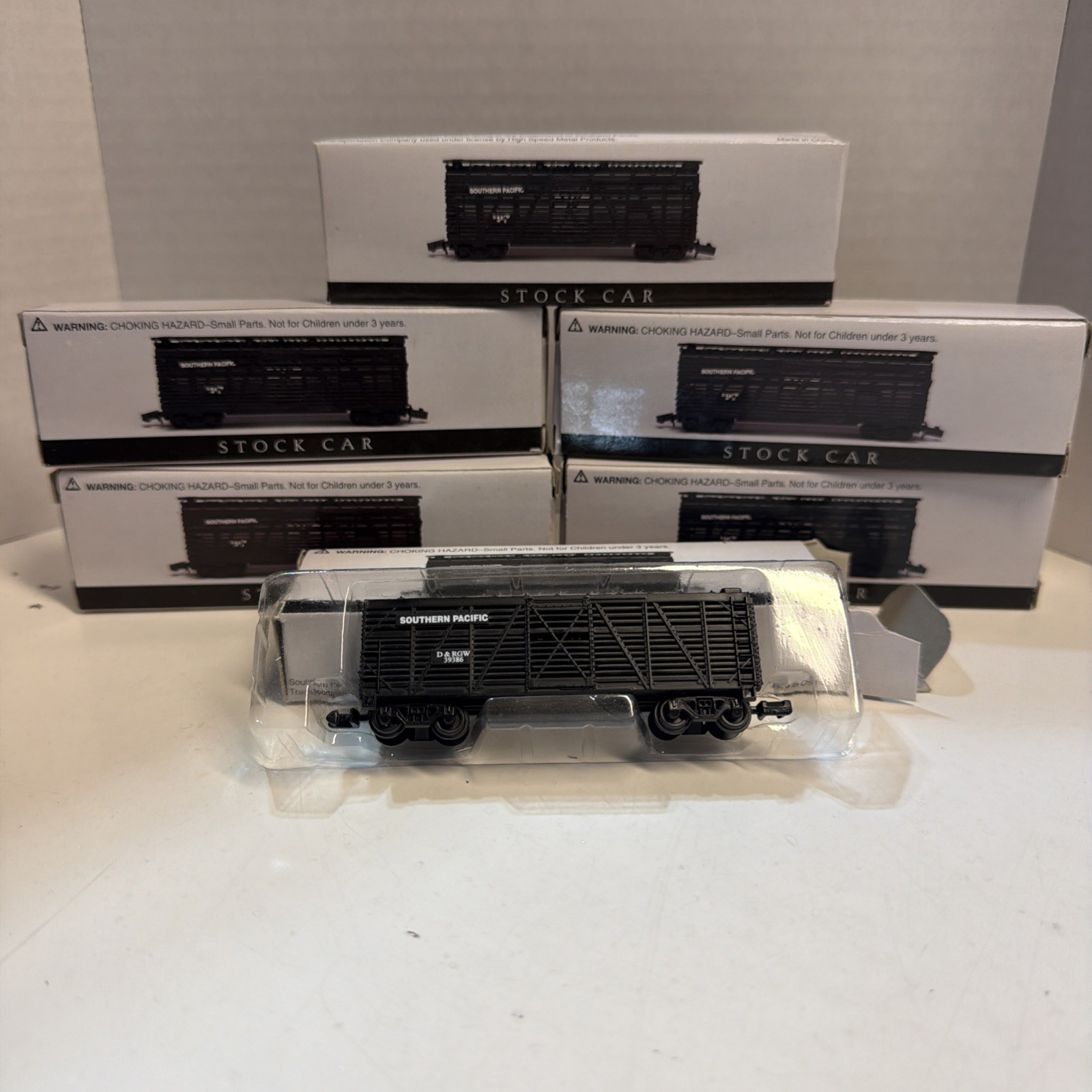 N Scale Southern Pacific Stock Car, Lot of 6 New In Box.