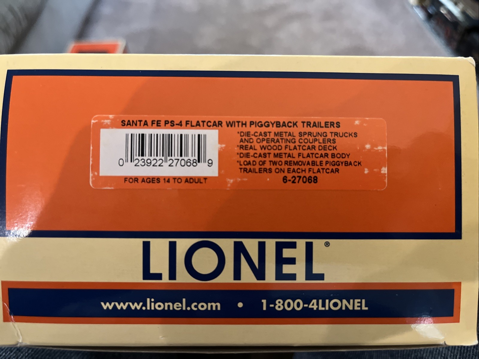 Lionel Santa Fe PS-4 Black Car With Piggyback Trailers