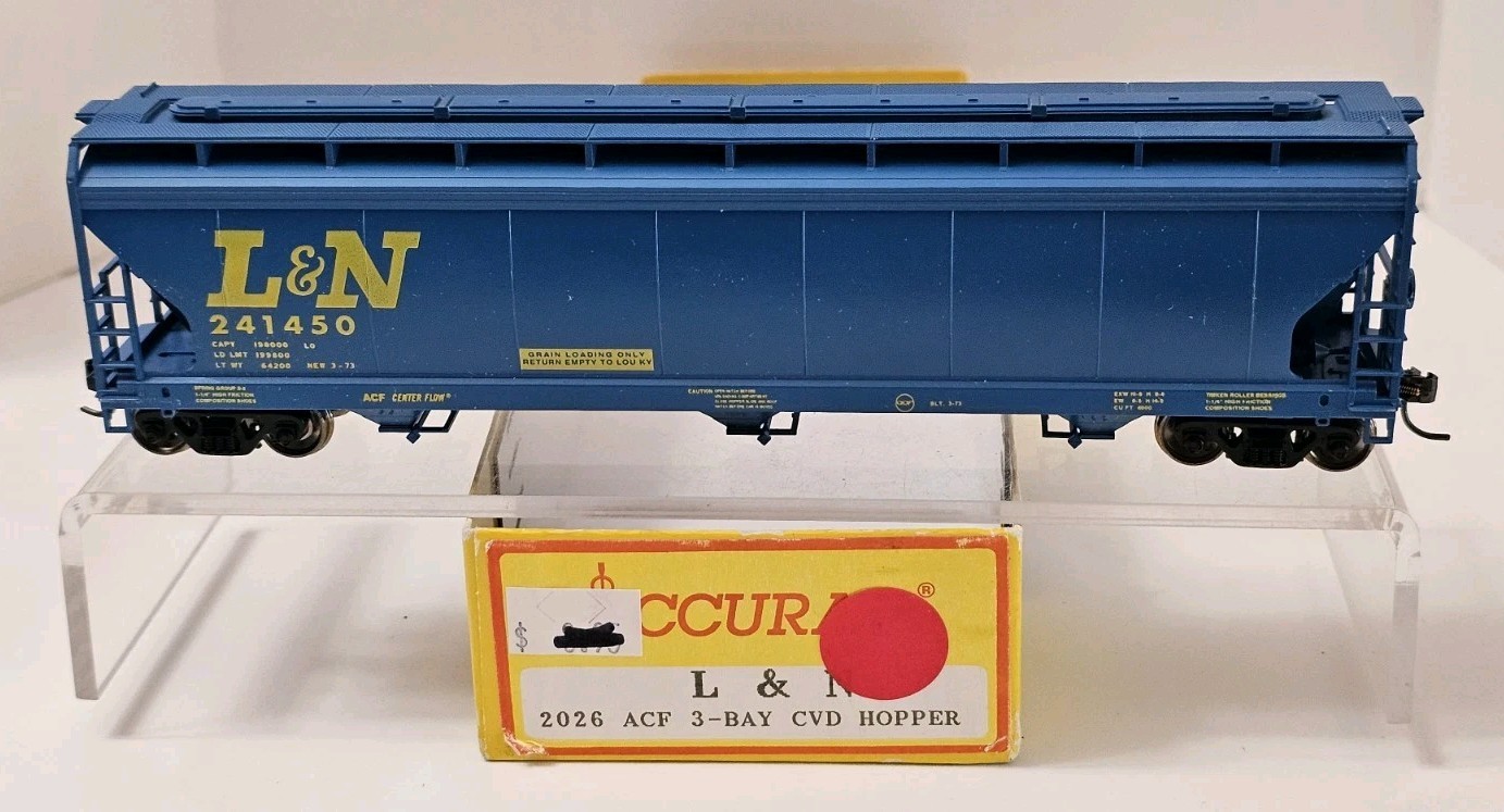 Accurail 2026 HO 3-Bay ACF Covered Hopper L&N 2414450 – RTR w/Metal Wheels