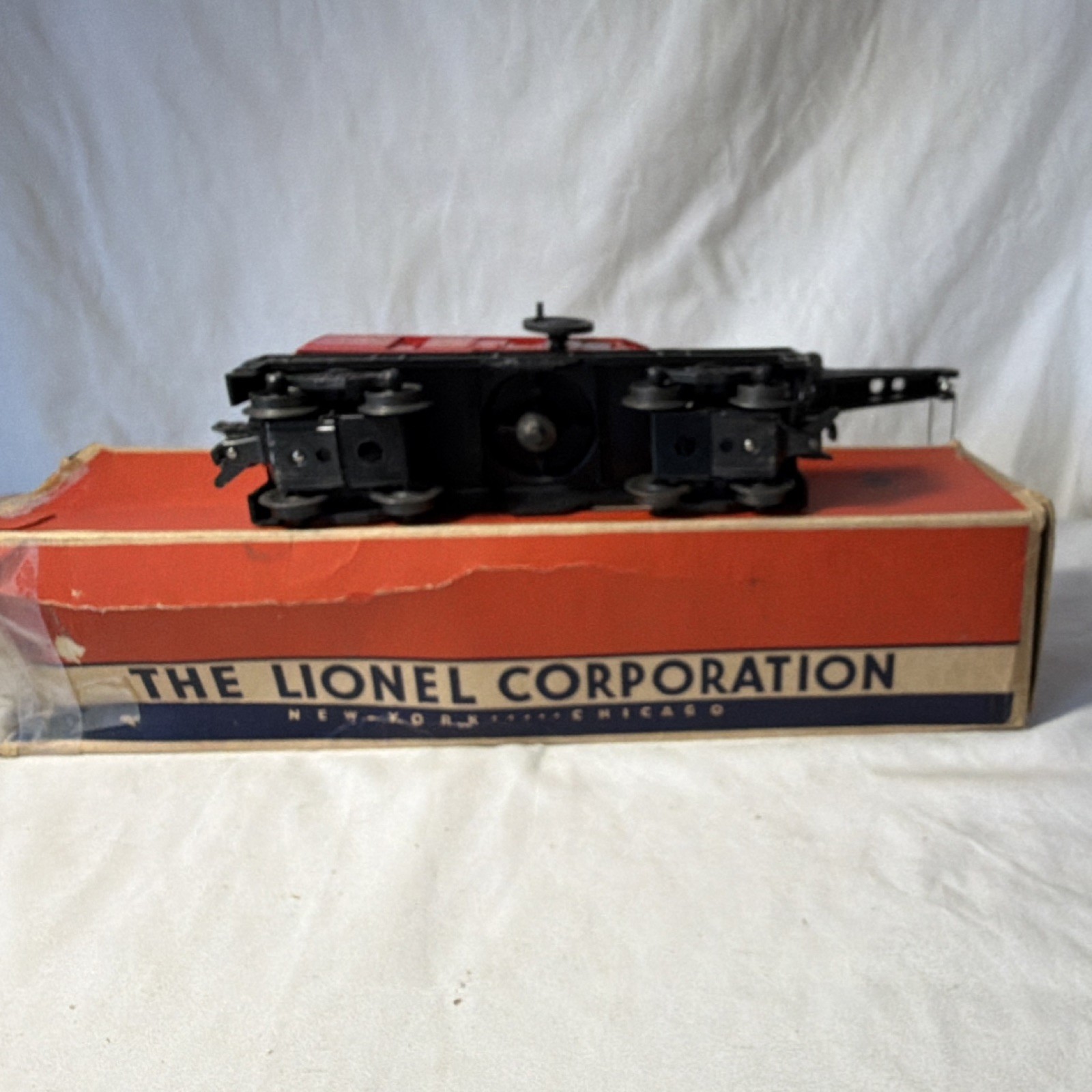 Lionel 6560 O Gauge Operating Crane Car Red Black Plastic w/ Box