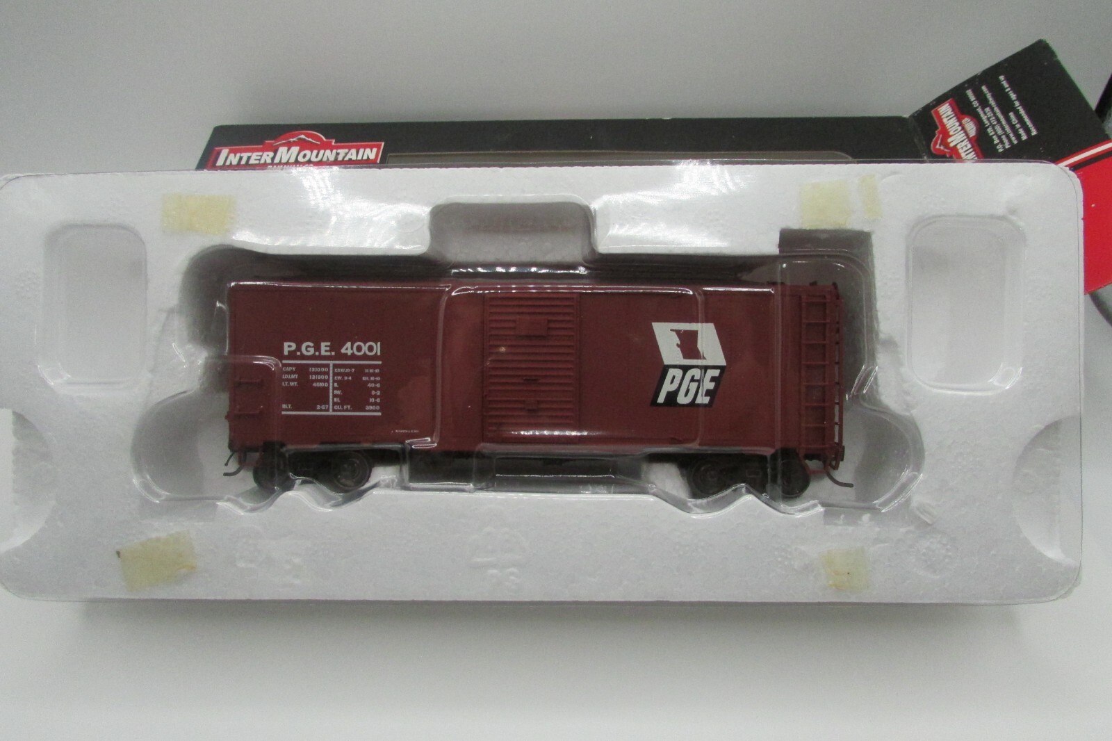 HO Scale Intermountain 46808-01 Modified AAR 40′ Boxcar PGE #4001 Lot#3931