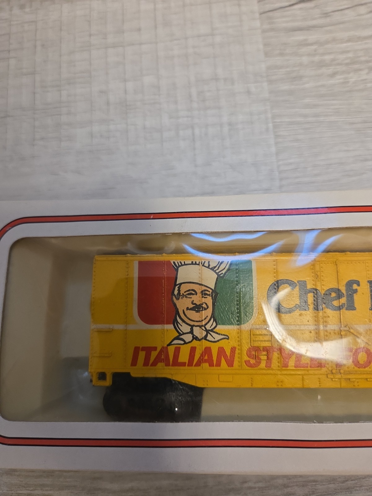VTG Bachmann HO Electric Train Car- Chef Boyardee 1081- Made in Hong Kong- w/Box