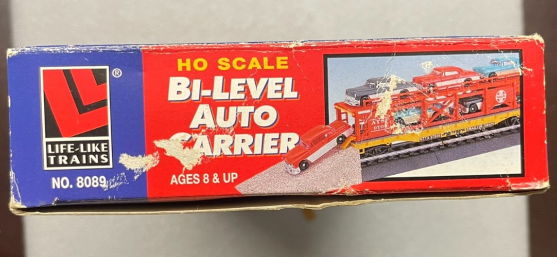 LIFE-LIKE HO #8089 – Bi-Level Auto Carrier – Santa Fe