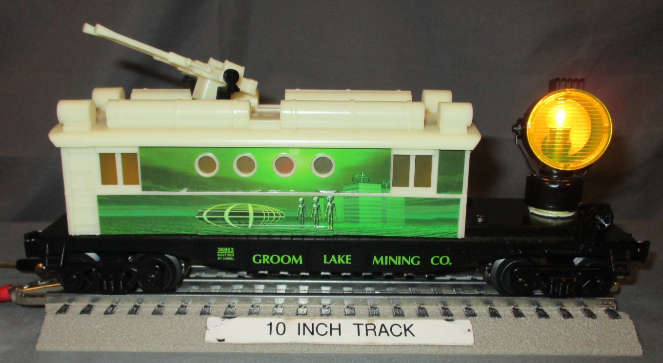 Lionel 36863 Area 51 Groom Lake Alien Security Caboose w/ Searchlight O/027 ga.