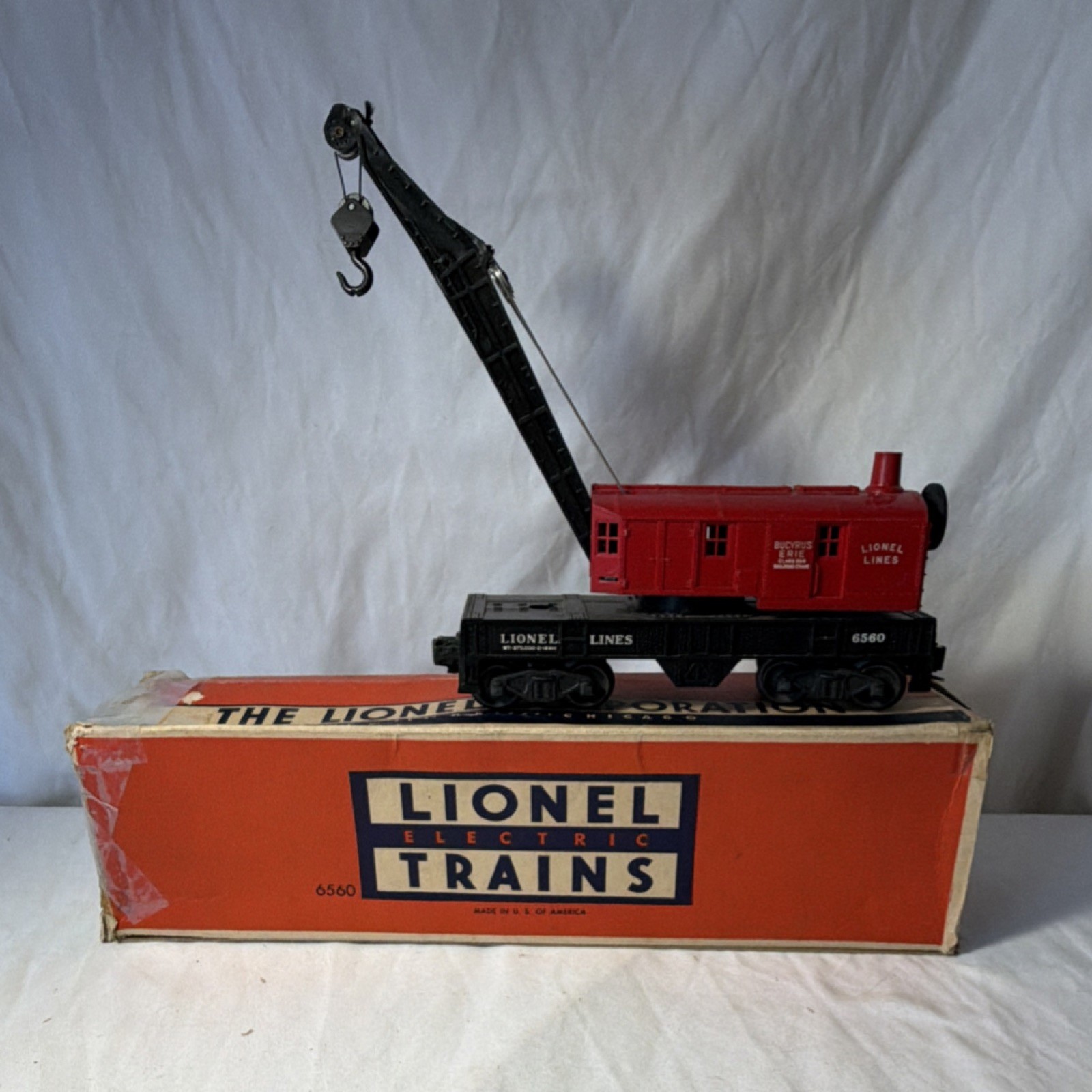 Lionel 6560 O Gauge Operating Crane Car Red Black Plastic w/ Box