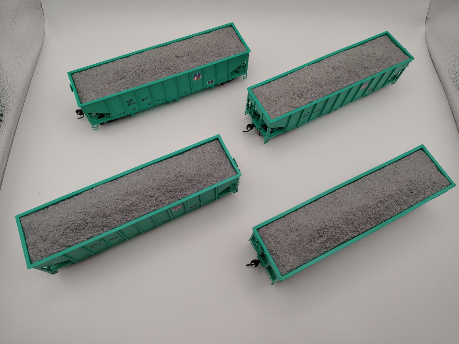Athearn HO Union Pacific 40′ Outside Braced Ballast Hopper Set Of 4 Maintenance