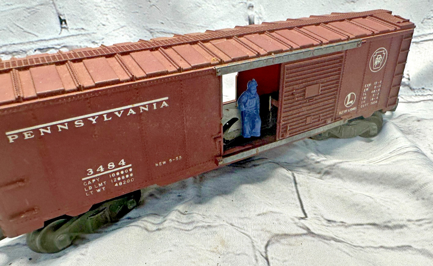 Lionel 3484 PRR Pennsylvania Operating Boxcar O Gauge Postwar 1953 Train Figure