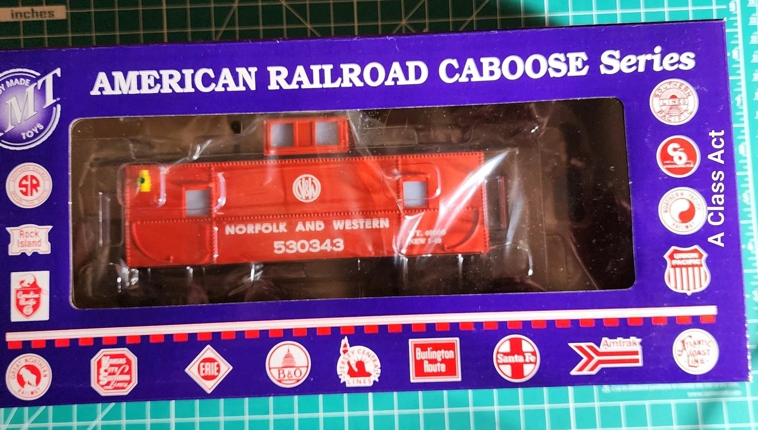 RMT AMERICAN RAILROAD CABOOSE SERIES CENTER CUPOLA CABOOSE N&W. NIB Our M25