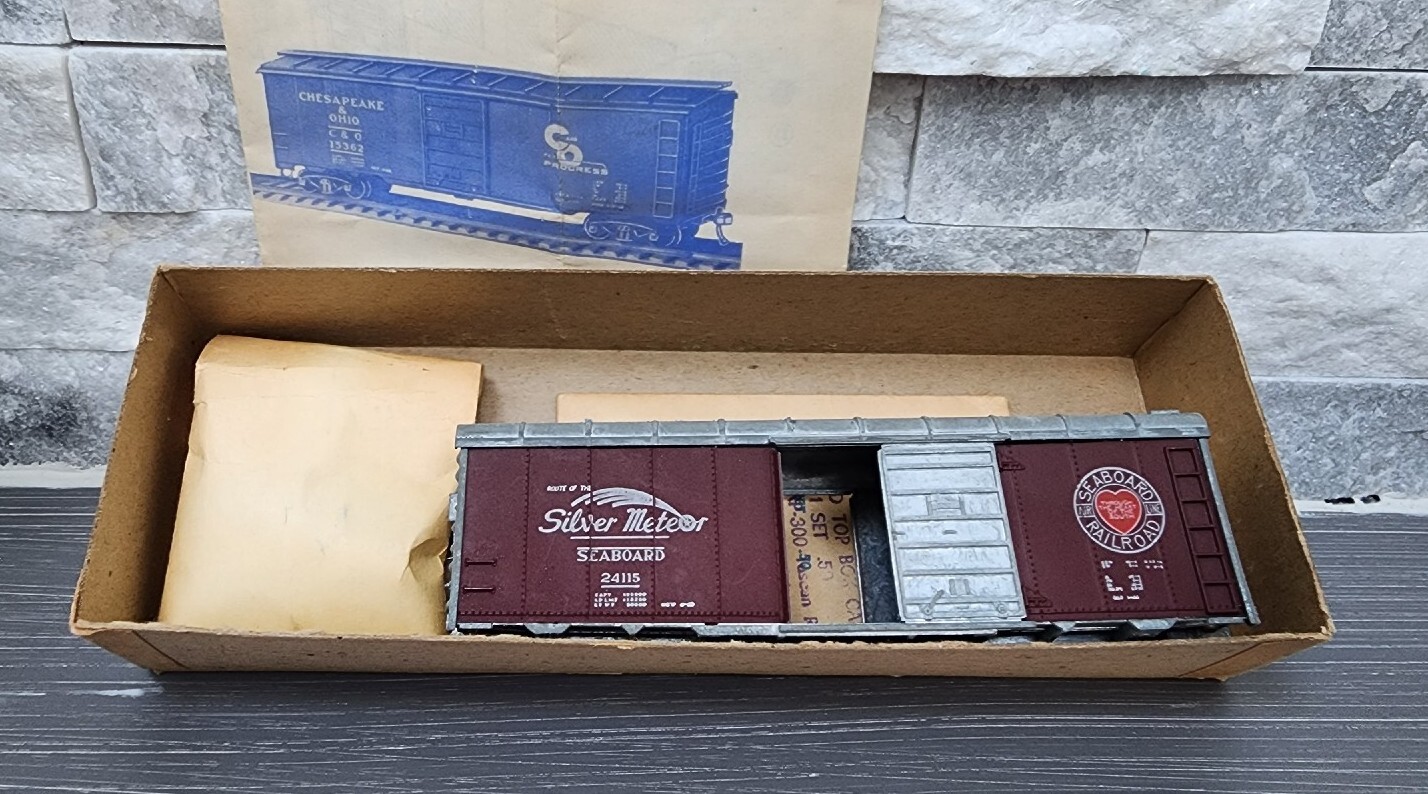 VTG HO Scale MDC Cast Metal AAR 40′ Seaboard Round Roof Boxcar KIT Partial Built