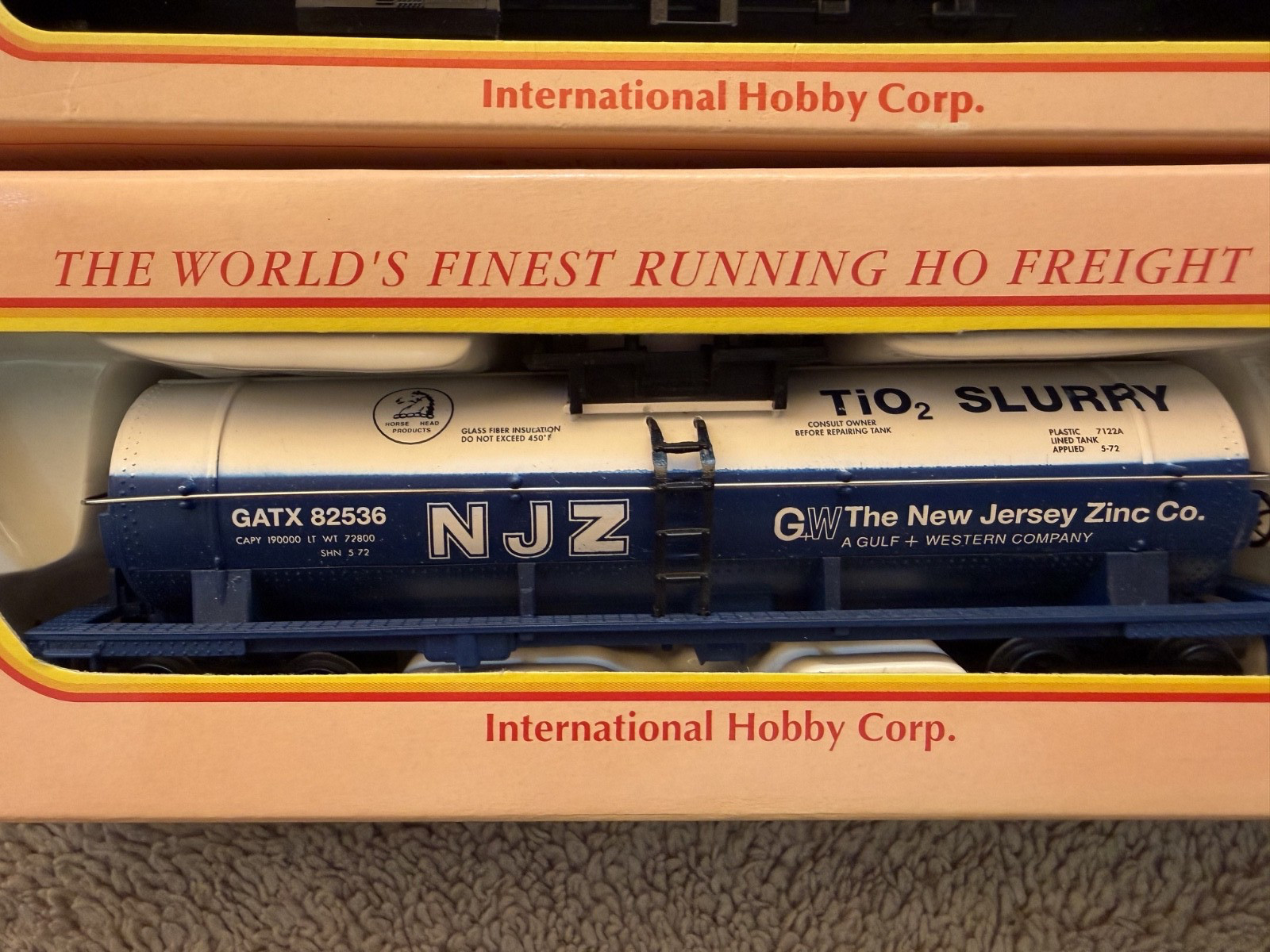 IHC HO SET OF 5 TANK CARS VINTAGE FROM ESTATE