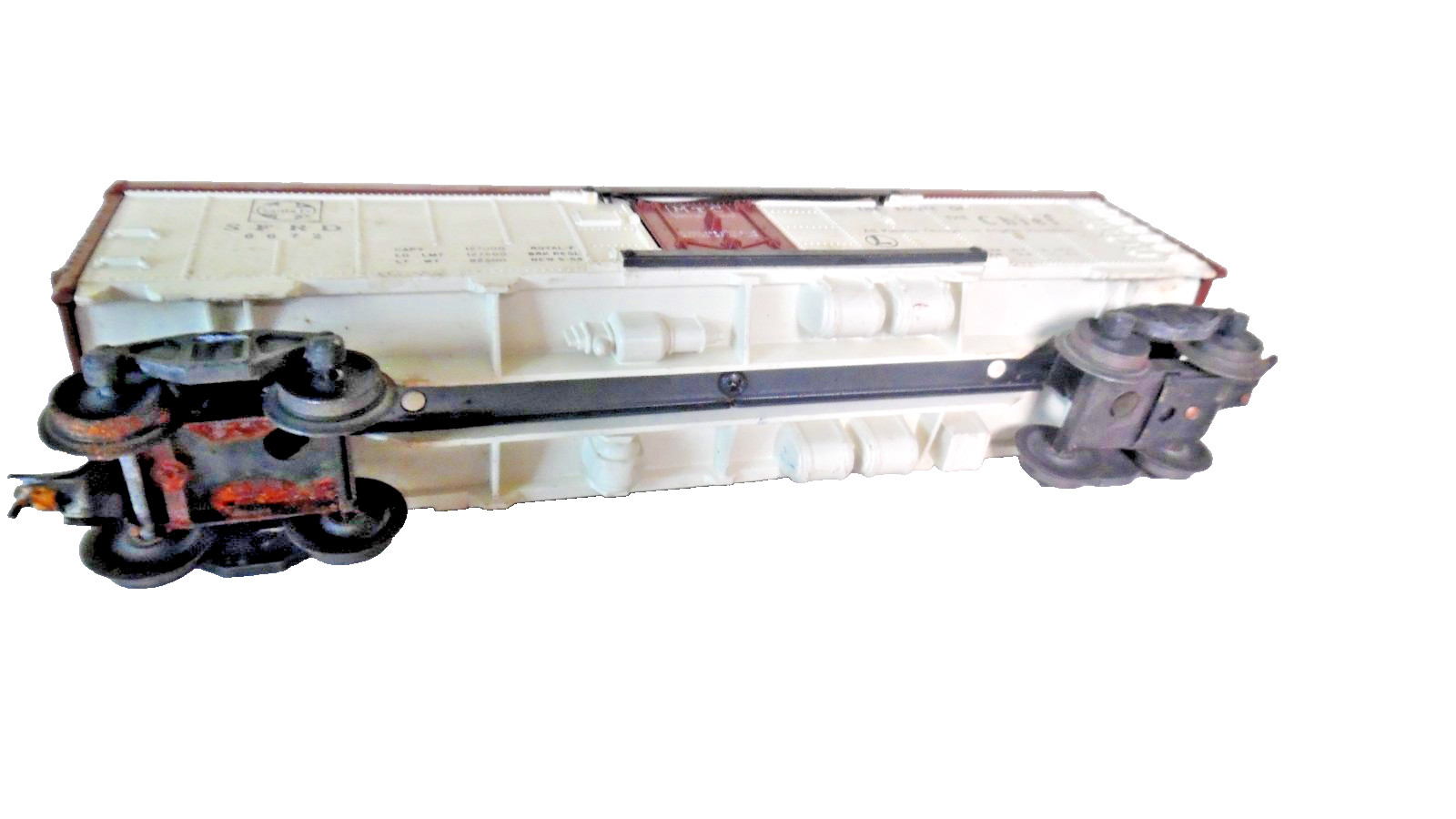 Lionel 6672 Santa Fe 0/027 Freight Car (needs one Coupler Missing -Used -As IS