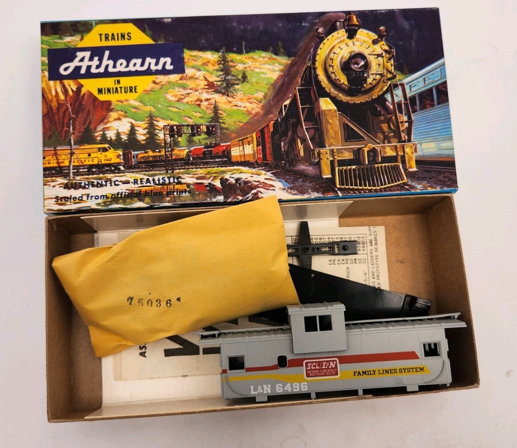 ATHEARN HO 193 EXTENDED VISION CABOOSE KIT FAMILY LINES L&N 6496 E49
