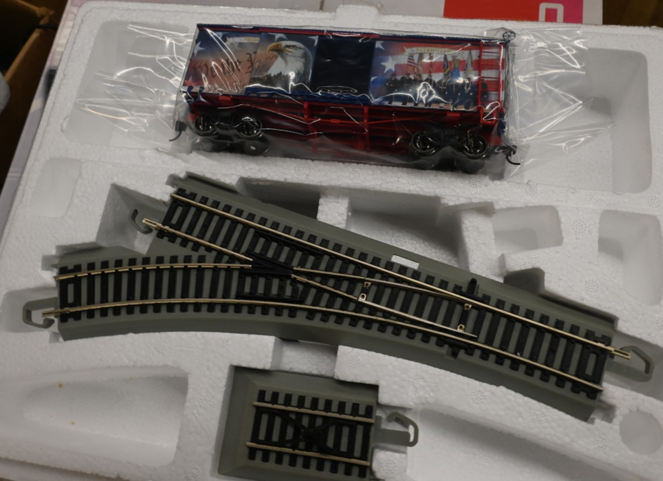 HO Scale Hawthorne Village Wonder and Inspiration Box Car & Manual Turnout