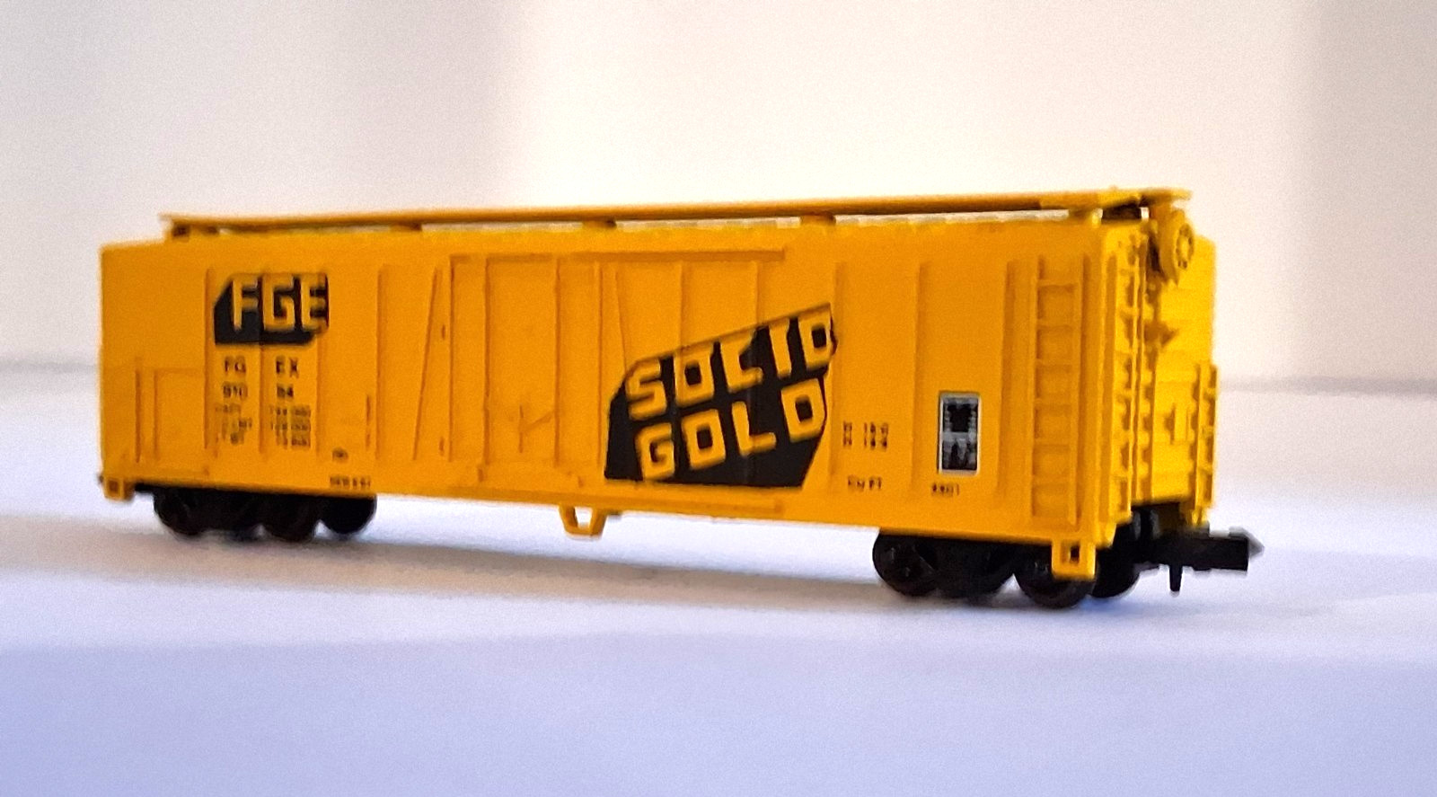 N Scale Concor 50′ Fruit Growers Express Reefer 91054 w / Plastic Case