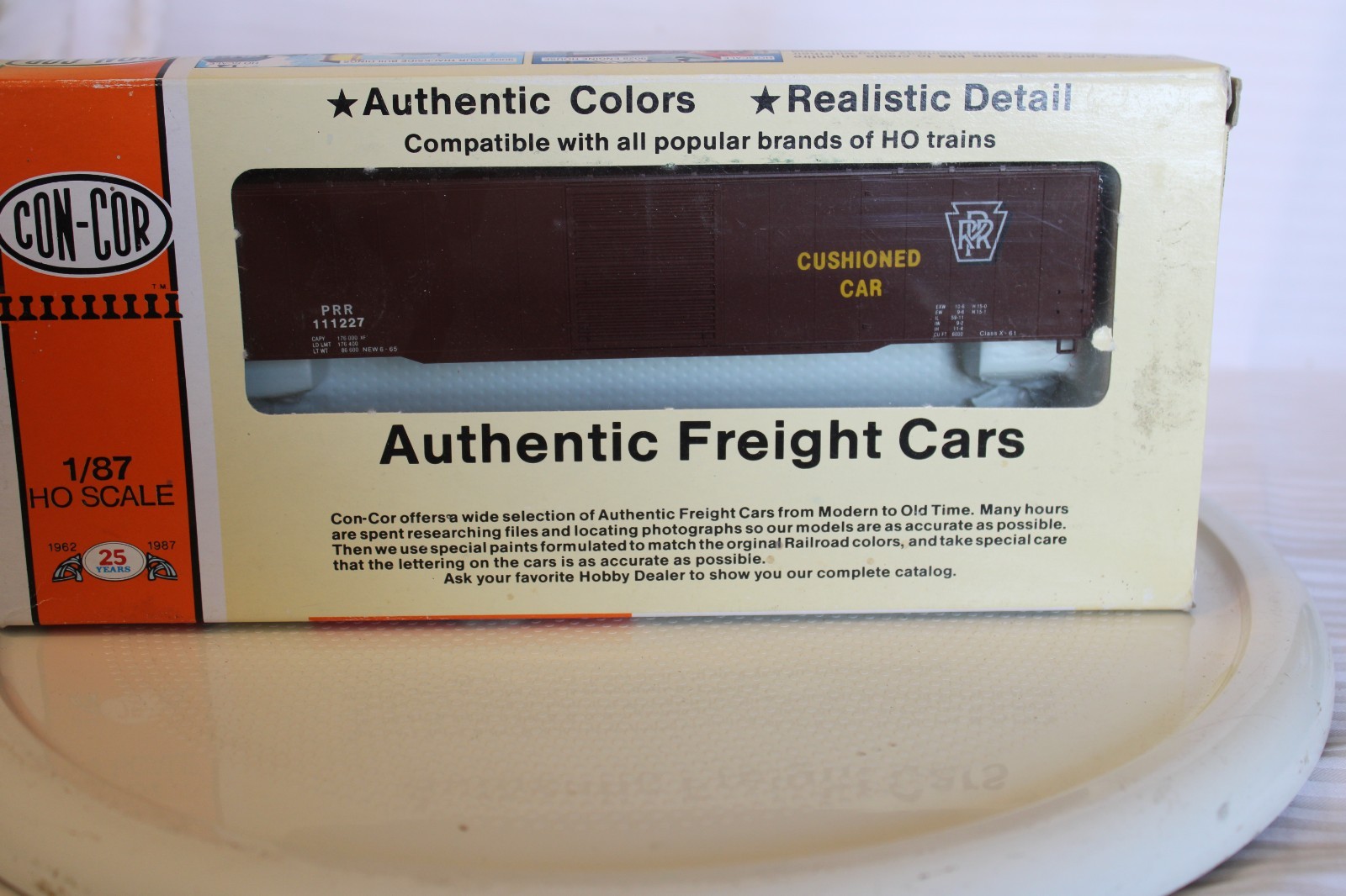 HO Scale Con-Cor, 50′ Box Car, Pennsylvania, Tuscan Red, # 111227 – 0001-551 BN