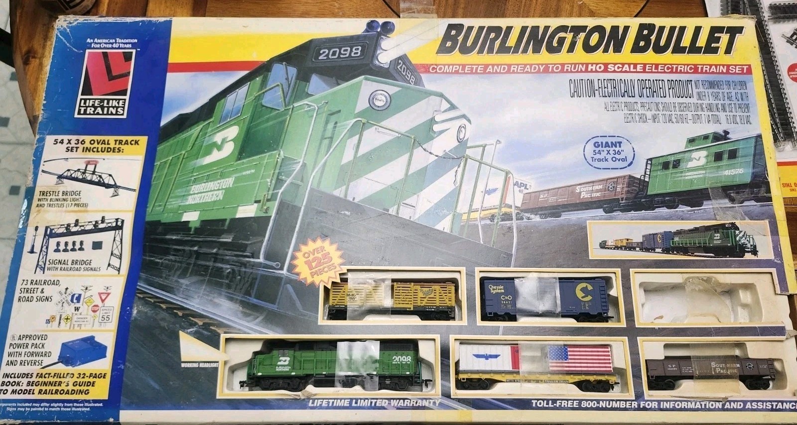 Life-Like Trains 8793 Burlington Bullet Box Missing One Locomotive