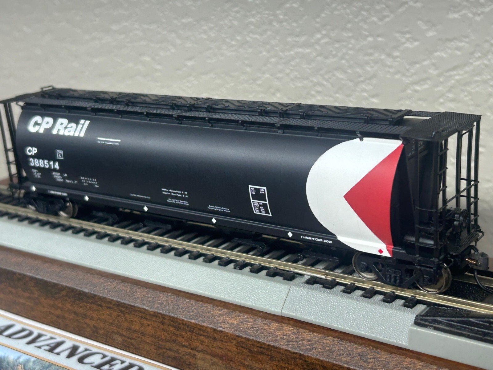 CANADIAN PACIFIC MULTI-MARK PACMAN BLACK CYLINDRICAL HOPPER CAR HO Scale NEW