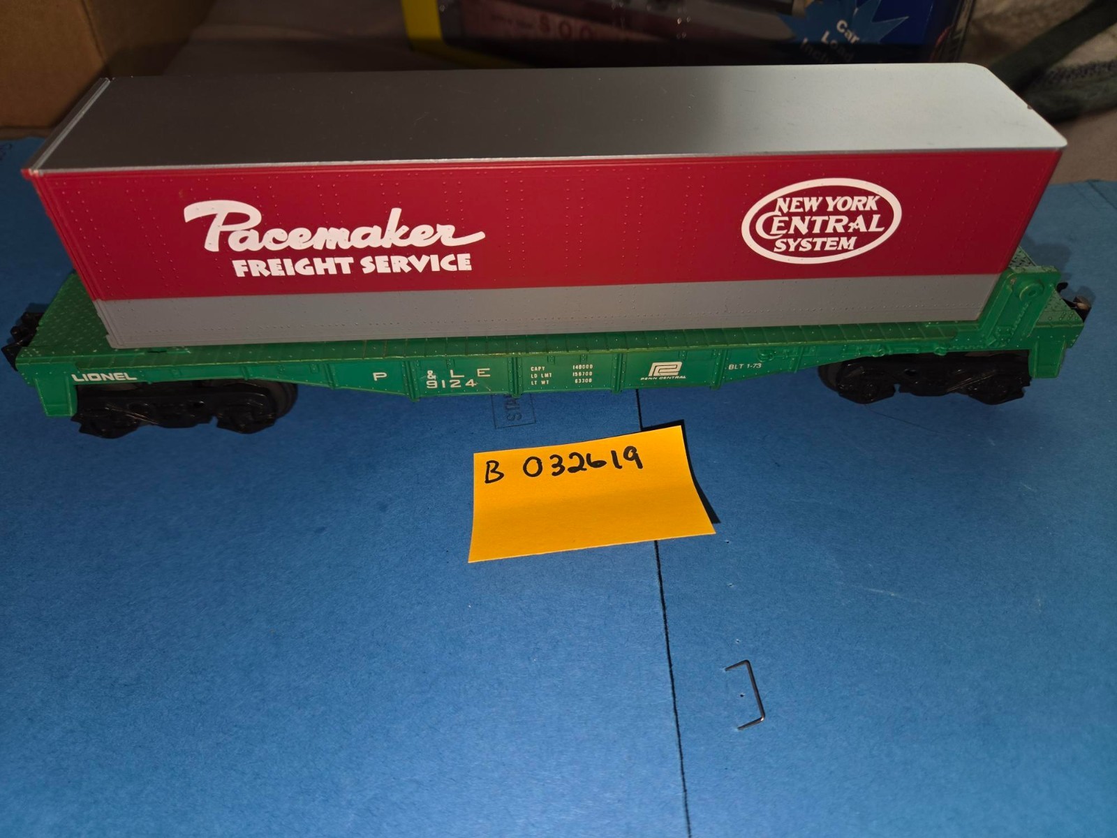 P&LE FLAT CAR WITH CONTAINER, SEE PHOTOS (B032619)