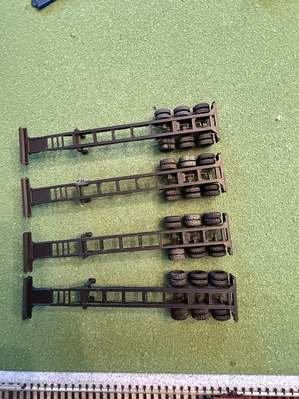 4 Ho scale 40ft tri axle shipping container chassis