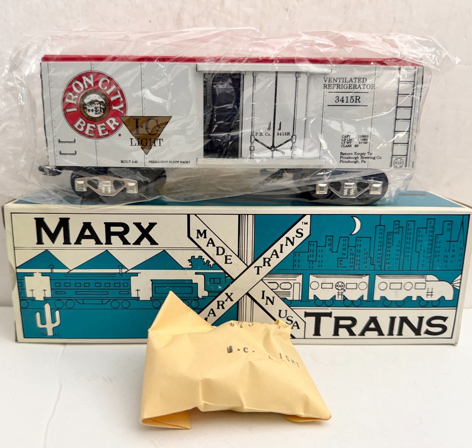 New Modern Marx Trains 73415 Iron City Light Beer Refrigerator Car w/KEGS & Box