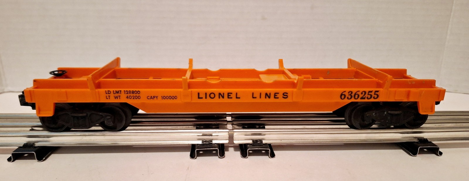 LIONEL LINES POSTWAR O GAUGE 6362 ORANGE RAIL TRUCK FLAT CAR #636255 C7+ NO LOAD
