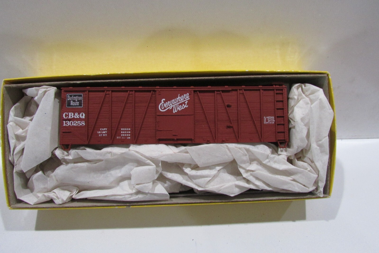 HO Scale Accurail 4002 40′ O.B Box Wood Ends C.B & Q.