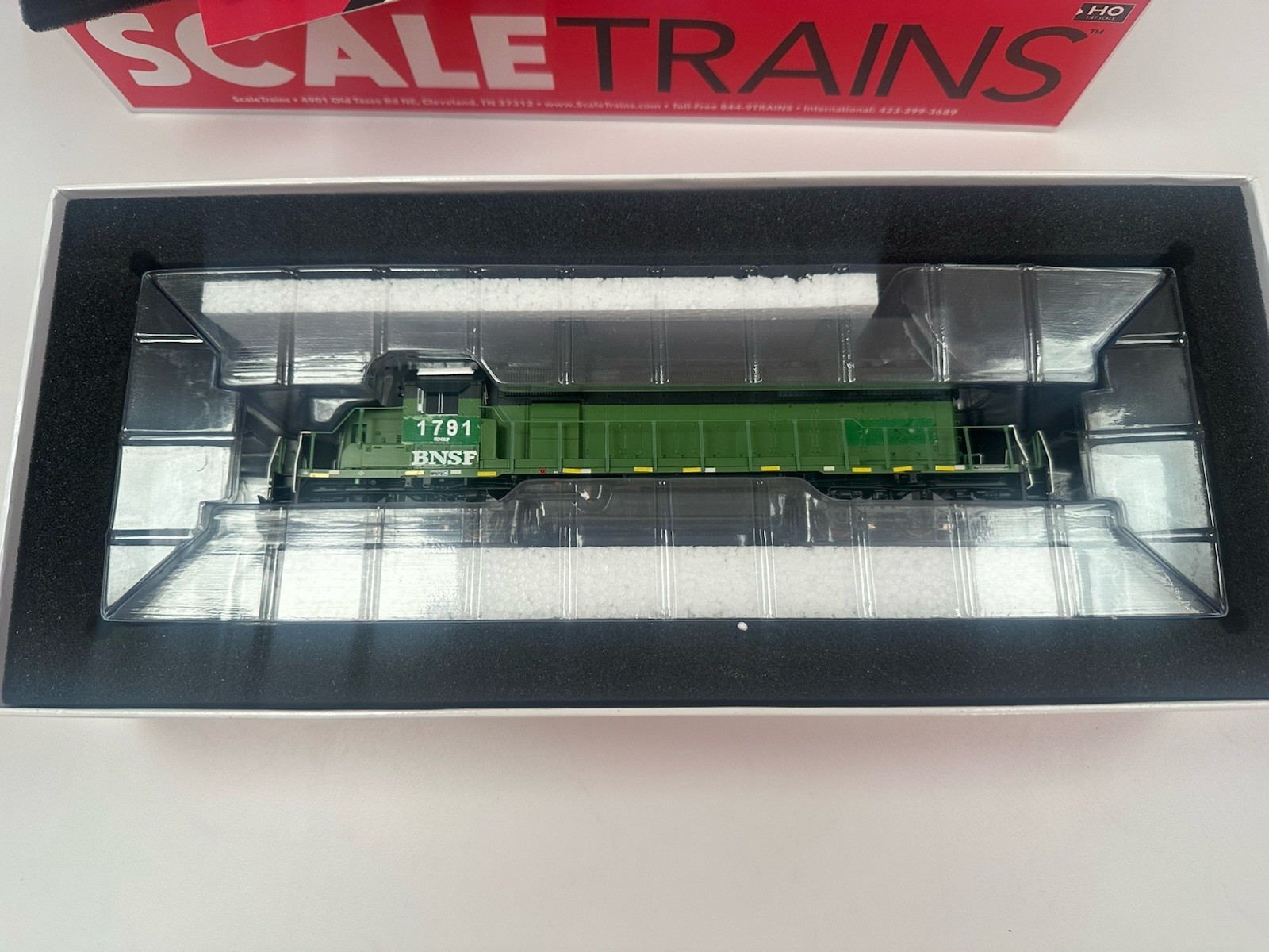 Scaletrains Rivet Counter HO scale patched BNSF SD40-2 1781 DCC/Sound