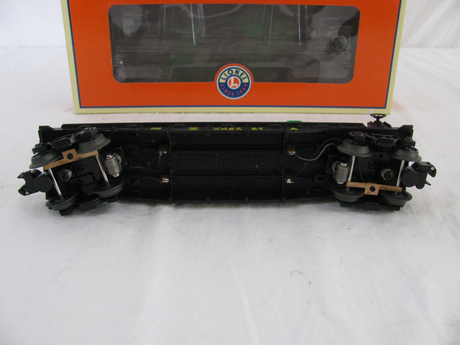 Lionel Trains Area 51 Groom Lake Alien Radioactive Waste Flat Car #6-36829 EX