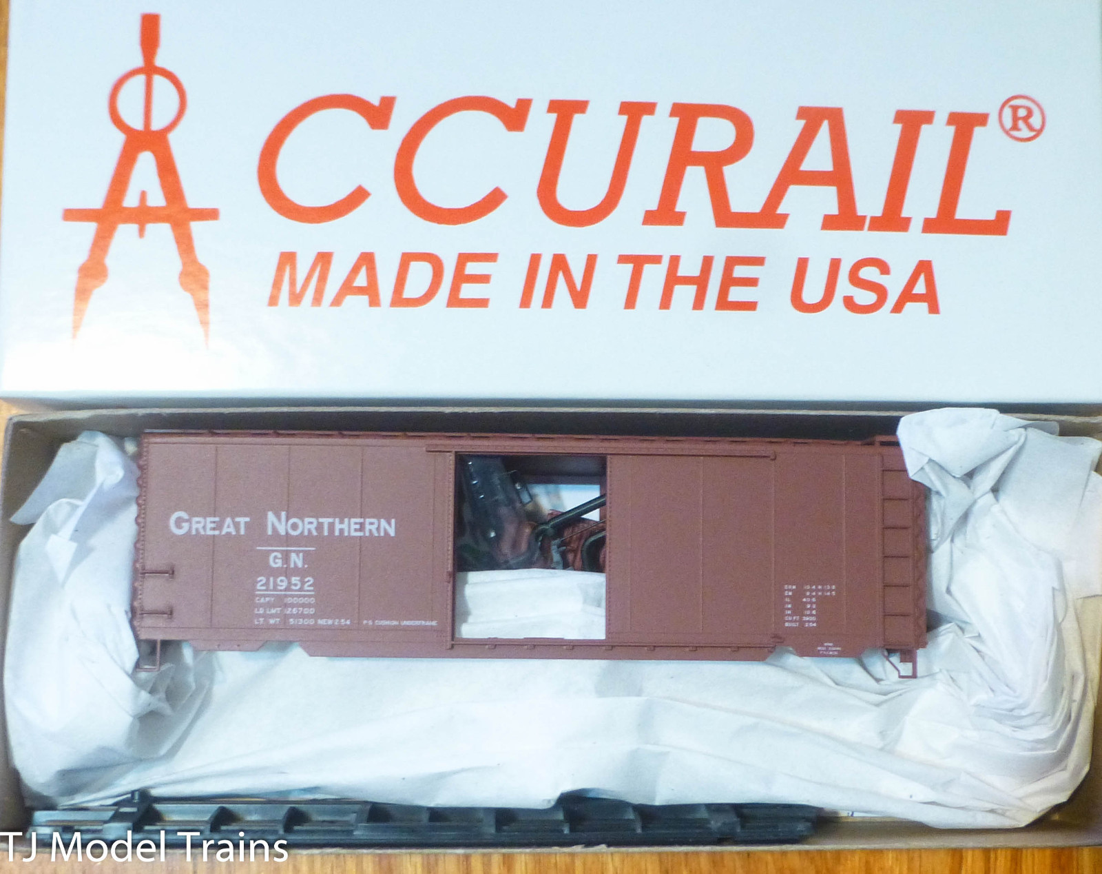 Accurail #3455 Rd #21952 Great Northern (40′ PS-1 steel Boxcar Kit) Plastic (HO