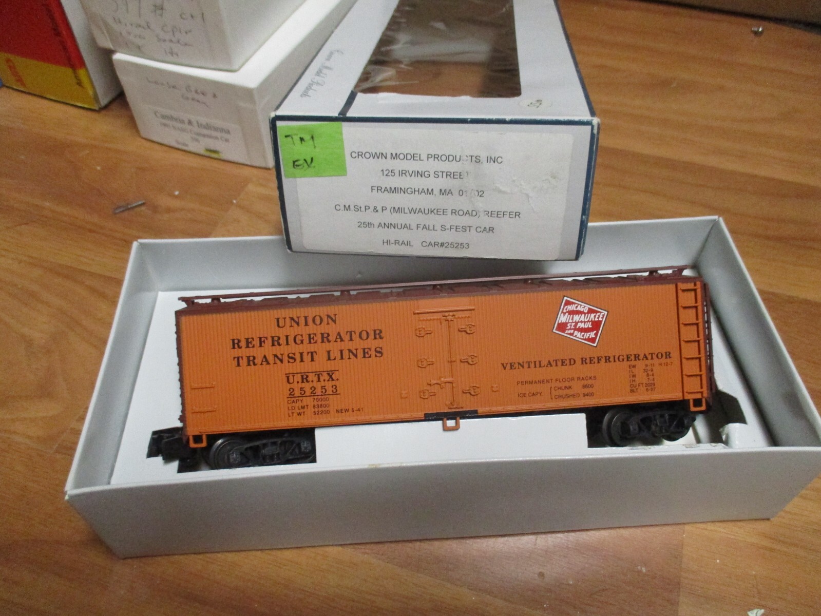Crown MILW 25253 Reefer (TM) Hirail