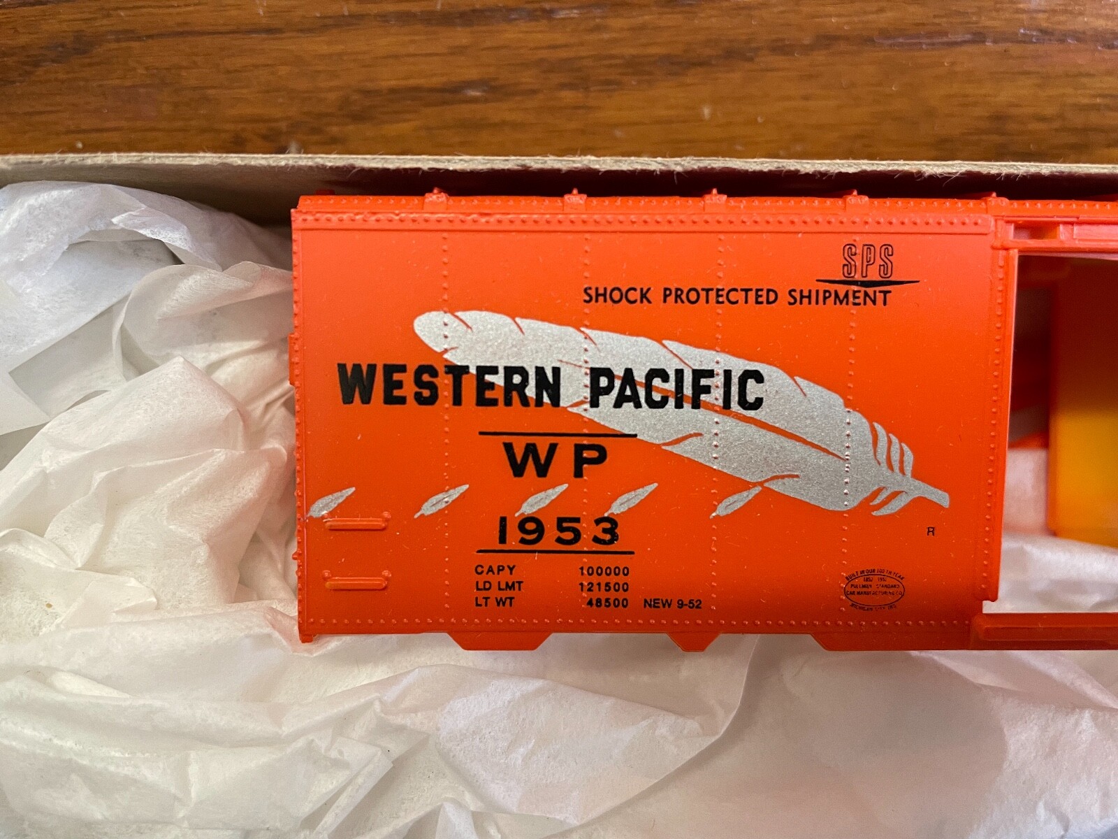 Roundhouse – HO Scale – 1075 – Western Pacific – 40′ AAR Box Car – #1953