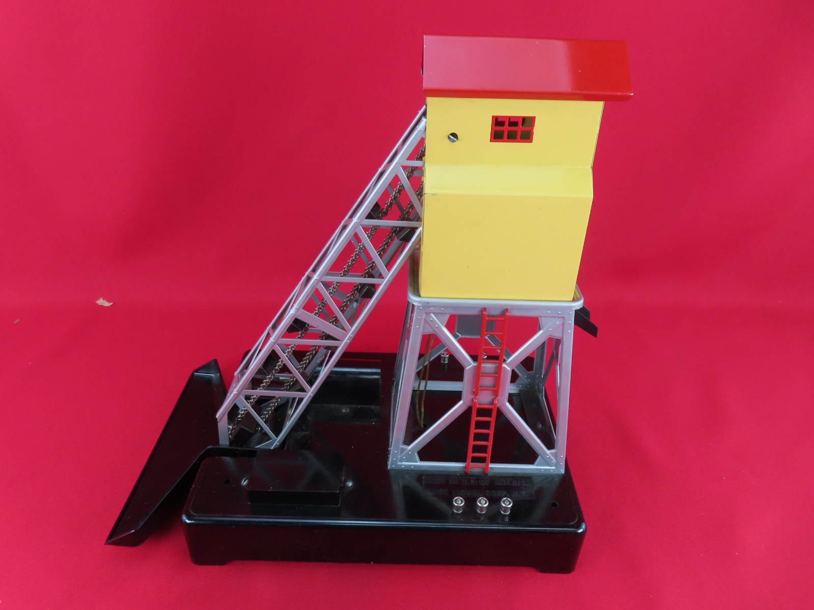 Lionel Prewar 97 Electric Remote Control Coal Elevator – Boxed/Insert – Coal
