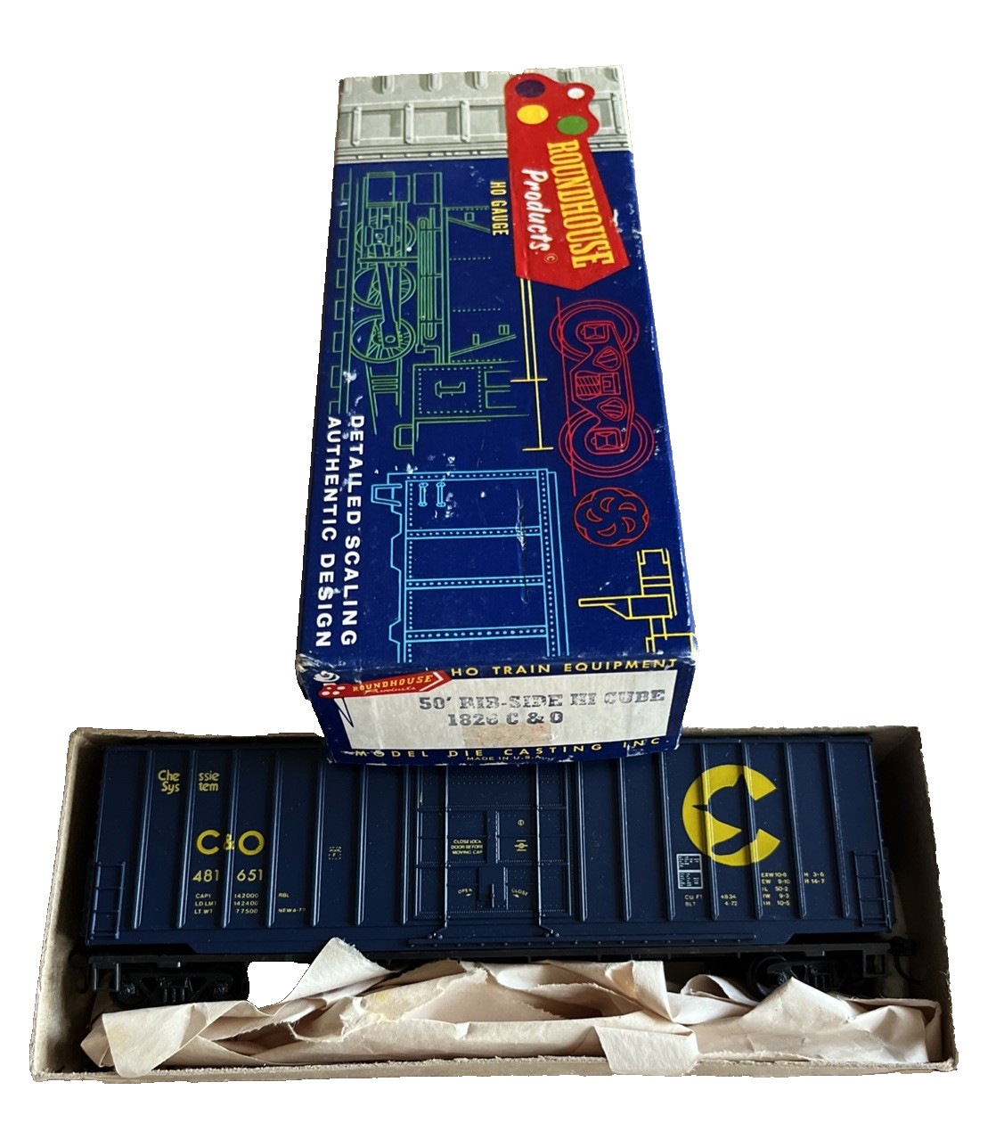 HO Scale Roundhouse Kit 1826 C&O Chessie 50′ Rib Side Hi Cube Box Car RTR w/KDS