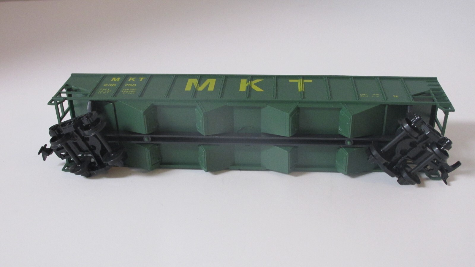 Ho scale,open hoppers,4 bay,bundle of 3,VGN 2610,MKT 236758,& PC 483922,plastic.