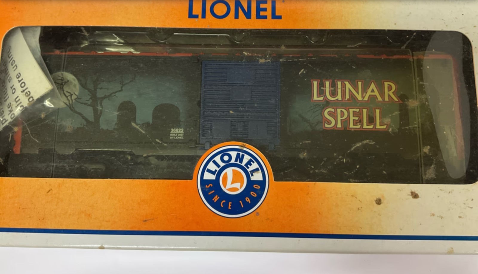 LIONEL #36823 HALLOWEEN SPOOKYSMOKE BOXCAR – Lunar Spell