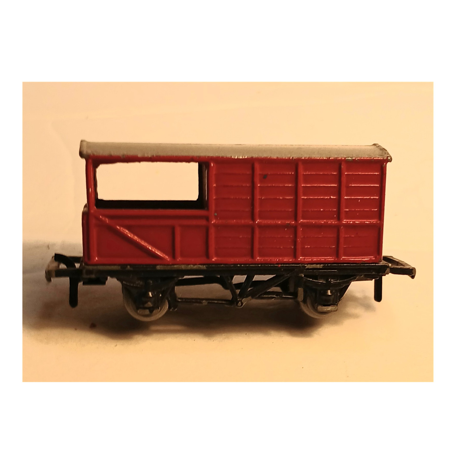 LoneStar OOO Gauge Diecast Red Black Silver Freight Car Ready to Go Analog