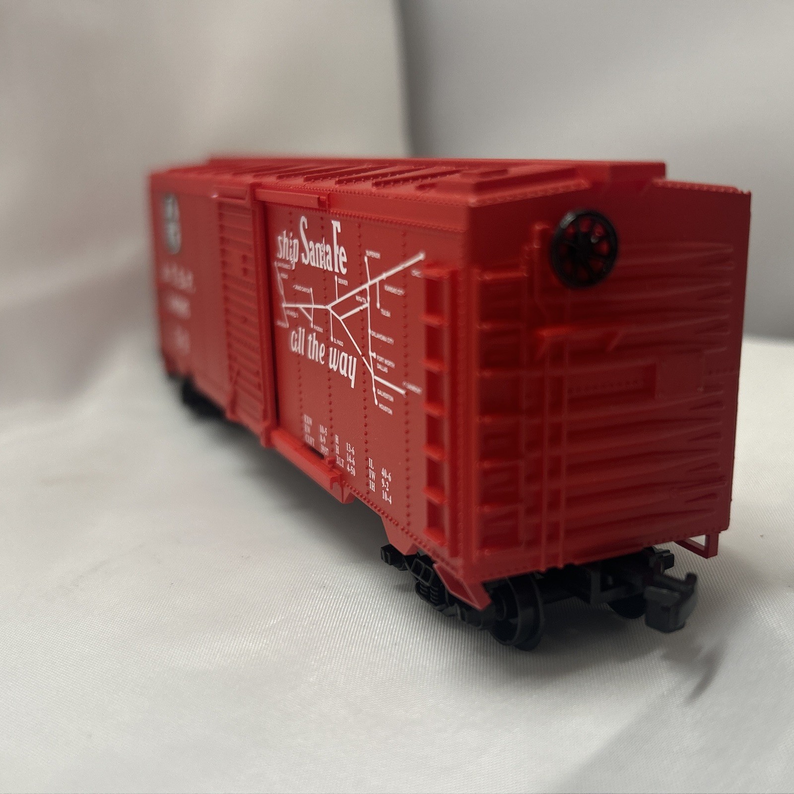 Life-Like Trains HO Scale ATSF Santa Fe All the Way Red Boxcars Set of 4