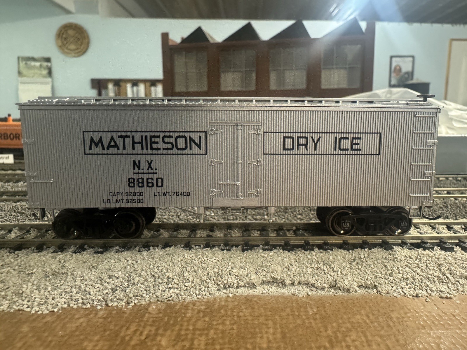 HO Athearn Roundhouse 36’ Wood Reefer, Mathieson Dry Ice #8860, New & RTR