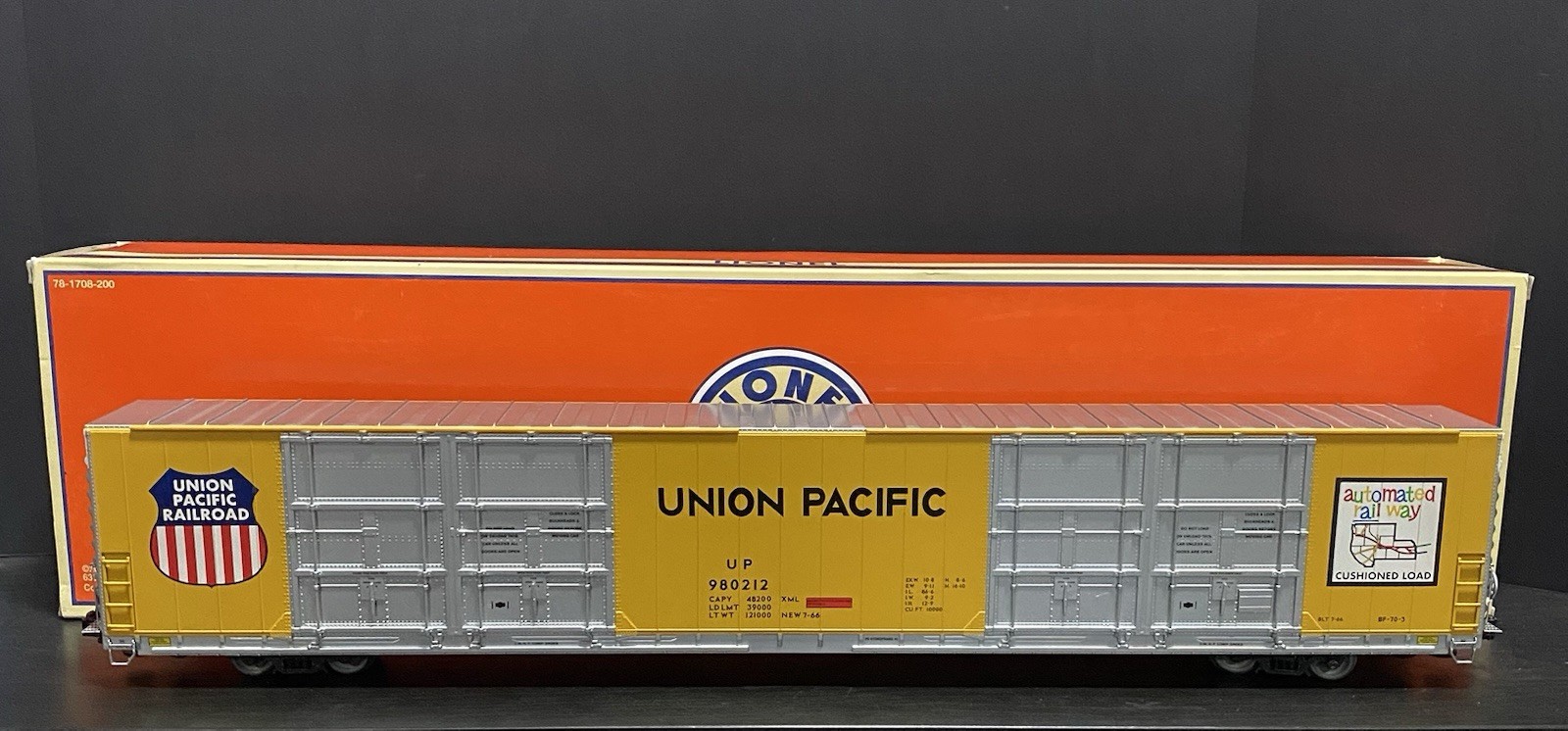 LIONEL O SCALE UNION PACIFIC 86’ HI CUBE BOX CAR 8 DOOR (6-82419)
