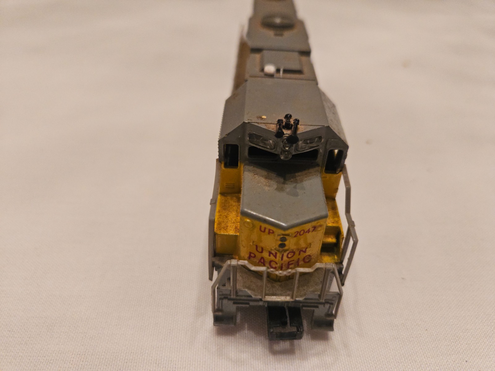 Vintage LIFE-LIKE TRAINS Union Pacific 2047 GP 38-2 Loco 08287