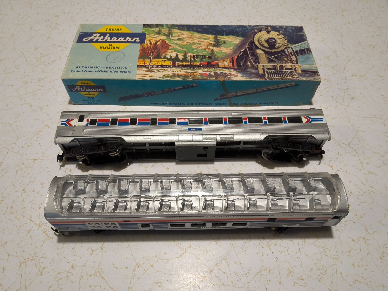 Vintage Athearn Train Box w/Pair of Hong Kong Train Cars