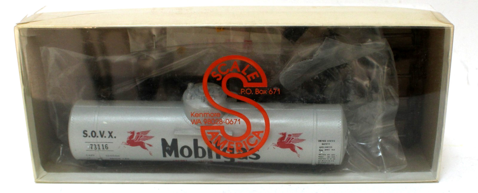 Des Plaines Hobbies 402 S Gauge 10000 Gallon Tank Car Kit Mobilgas NIB