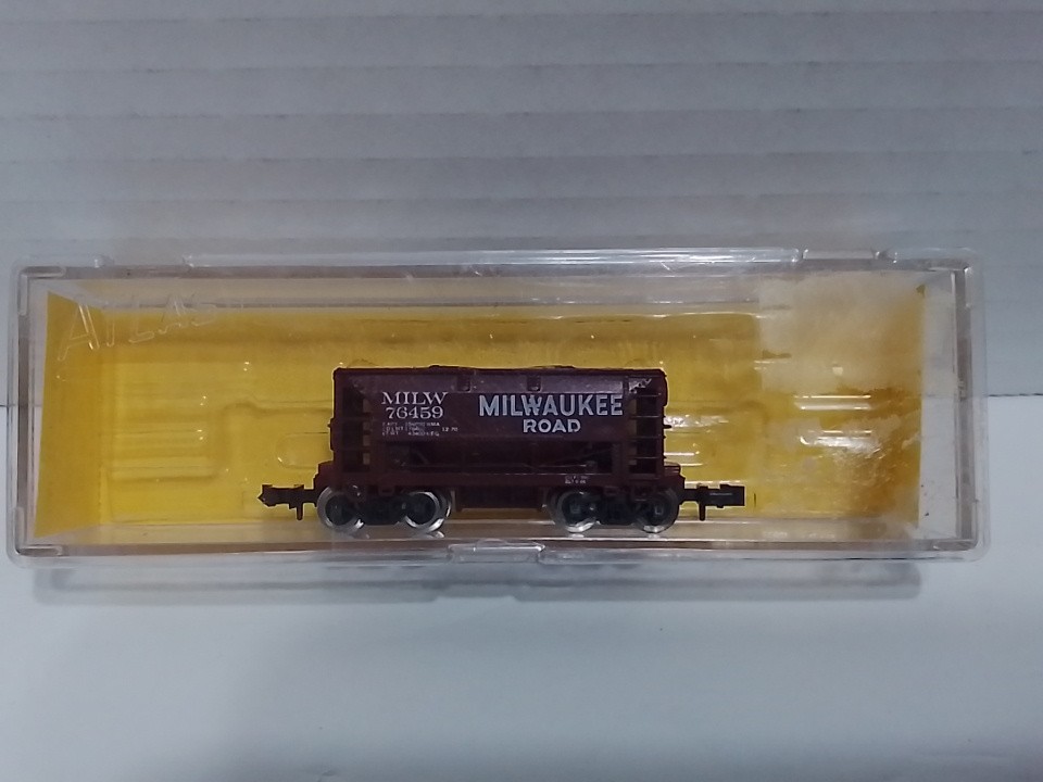 N Scale Milwaukee 70 Ton Ore Hopper Car with Coal Load #76459 ATLAS USA #3206