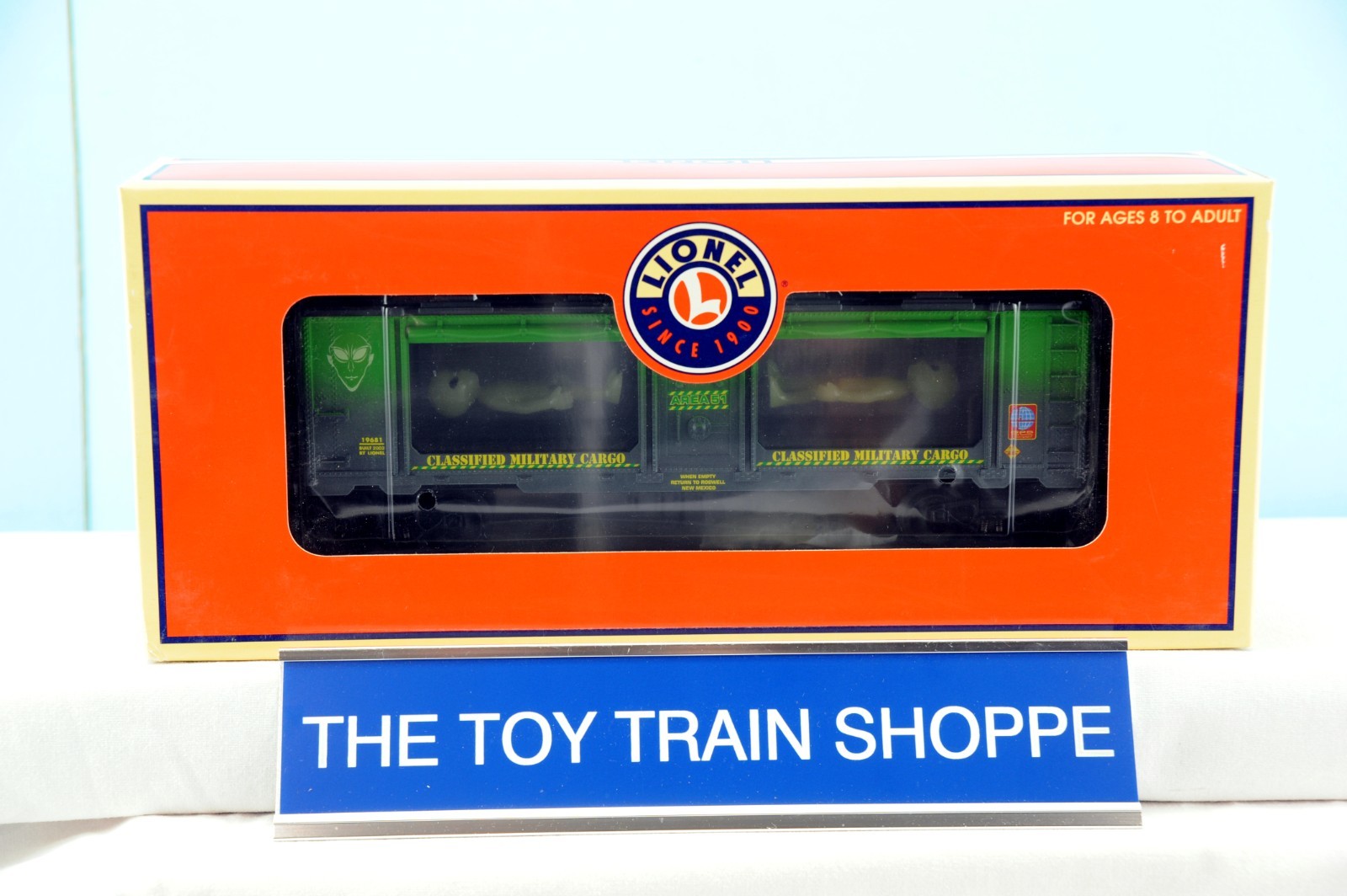 LIONEL 19681 AREA 51 ALIEN SUSPENSION CAR. NEW IN BOX.