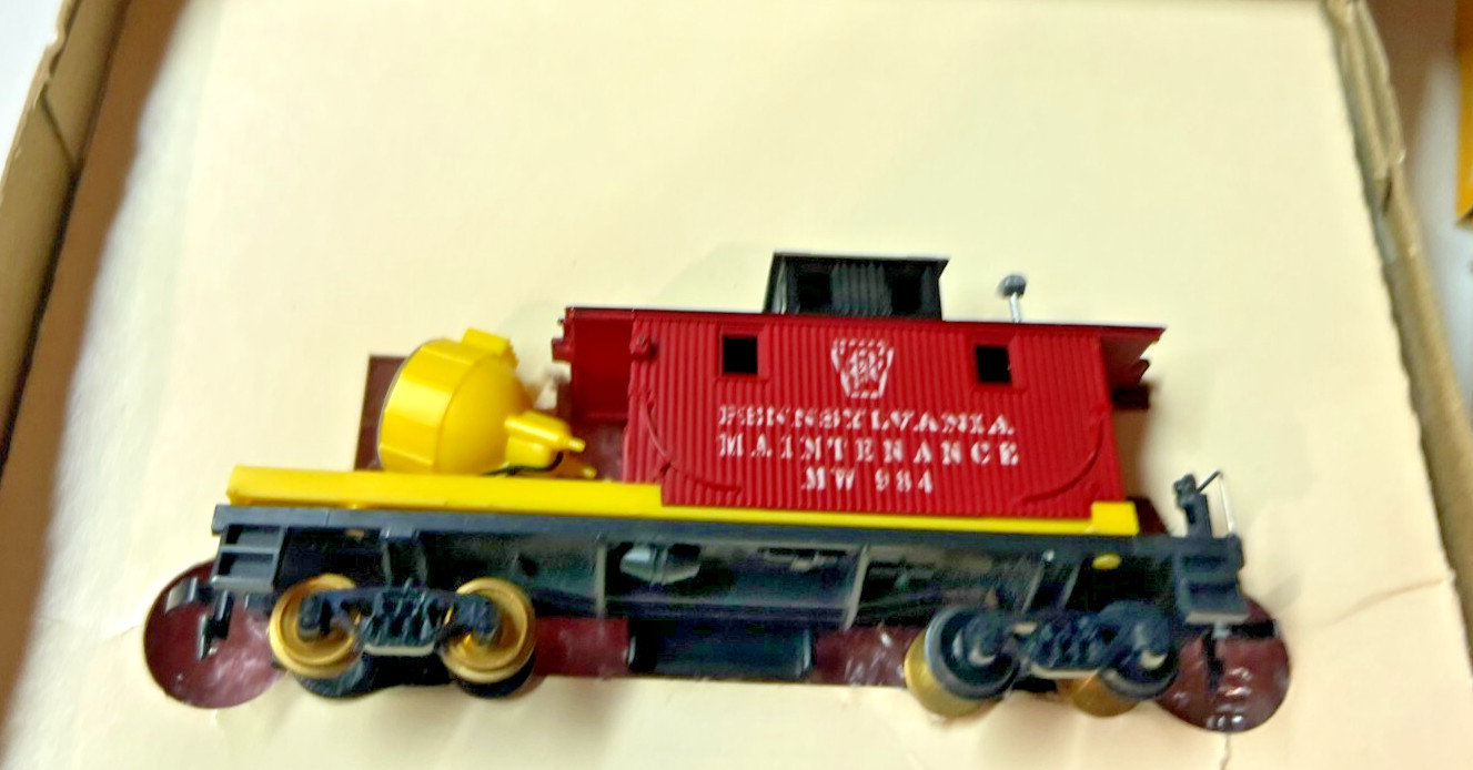 HO Freight cars -various types/road names – cabooses, box cars, gondola, tank ca