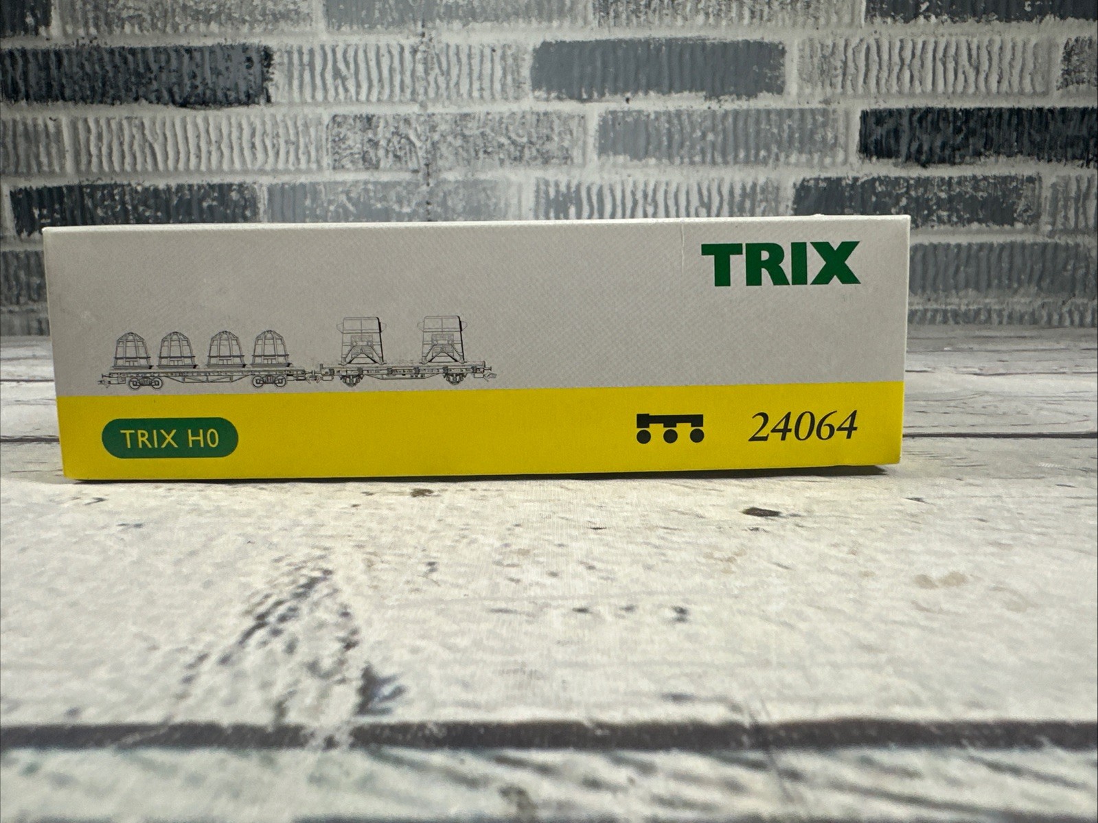 Trix H0 24064 DB Flat Car Set w/ Crude Iron & Slag Ladles 2-Car Set NIB Rare
