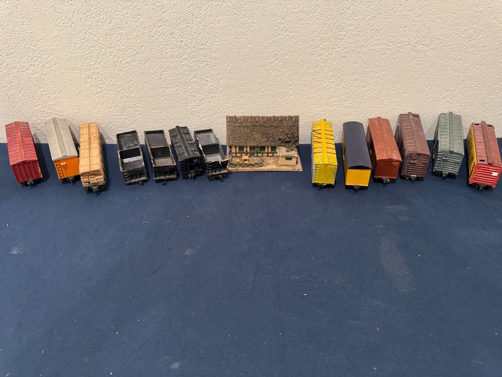 Large Lot of HO Scale Train Cars/Decor (Hand Made?)
